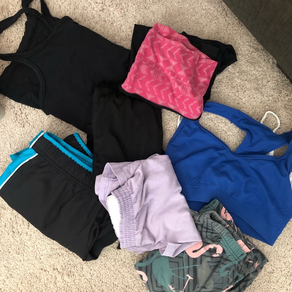 [SOLD!] Workout Clothes Bundle Size S/M